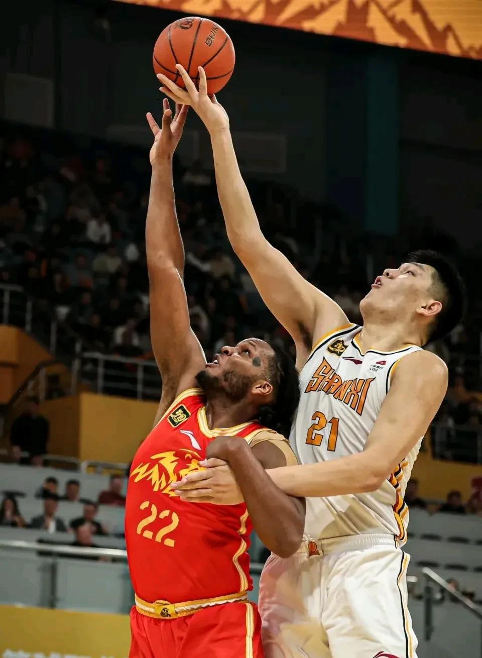 主力受伤但替补表现亮眼，球队连胜的简单介绍