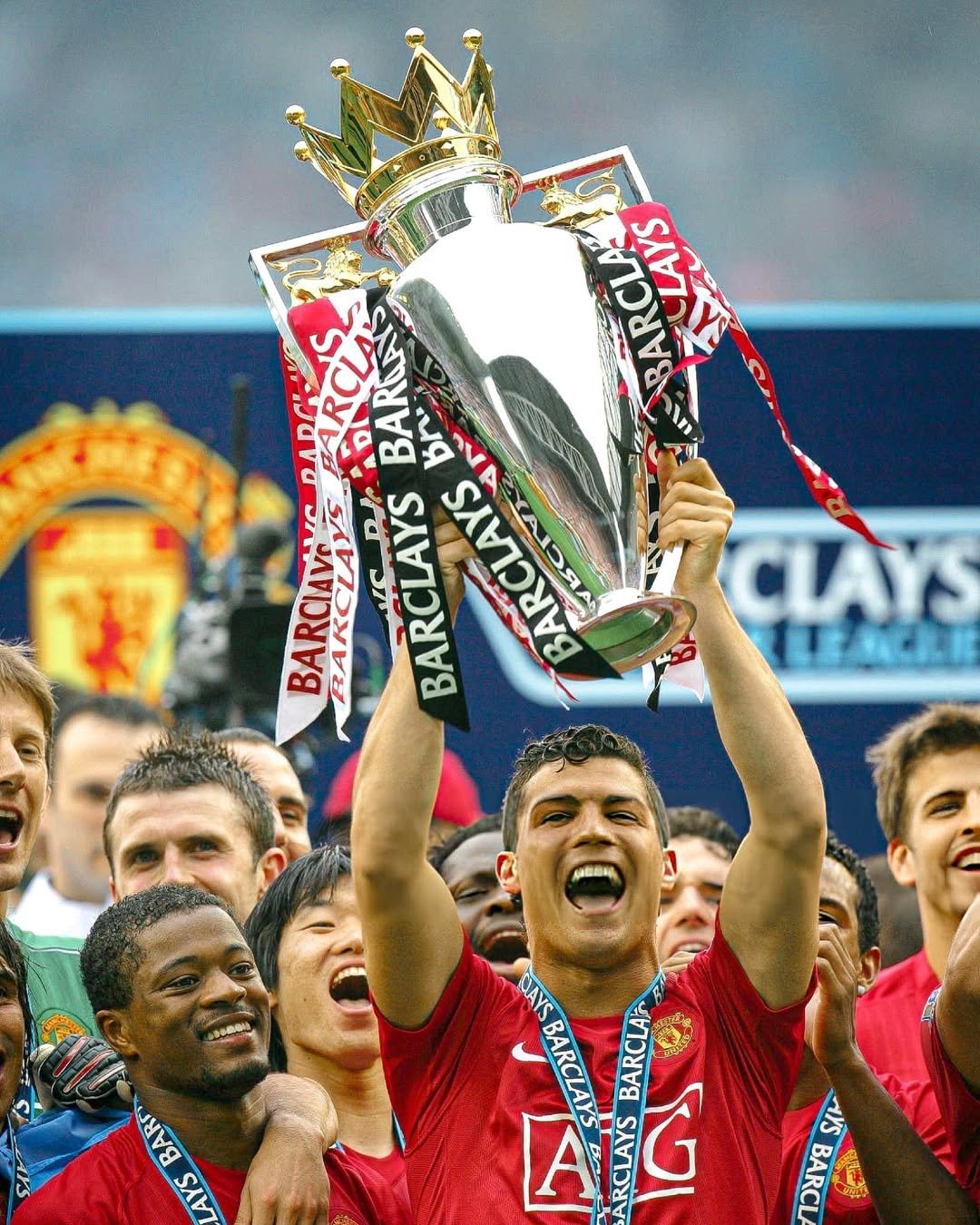 美国踢球队在比赛中夺得胜利 美国踢球队在比赛中夺得胜利