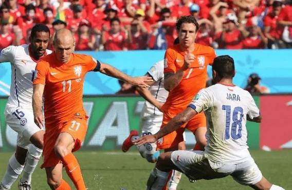 挪威队对决荷兰队，追求出线希望