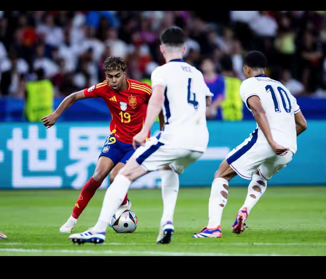 球队备战燃烧热情，欧洲联赛再掀热潮的简单介绍